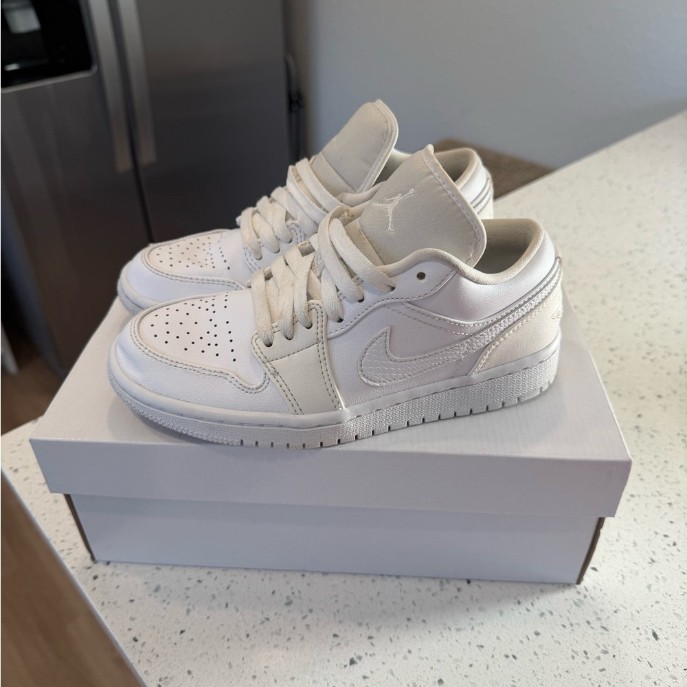 Nike Air Jordan 1 Low Triple White (2022)